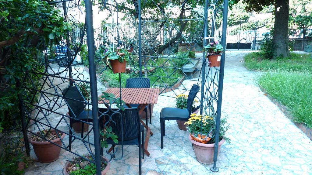 Un Giardino A Due Passi Dal Mare Lägenhet La Spezia Rum bild